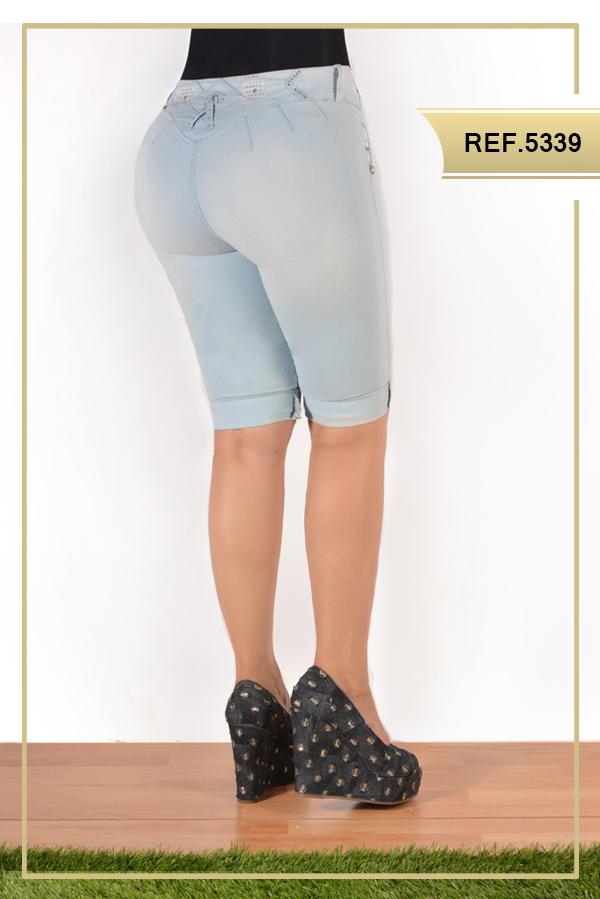 Ref. 001 -5339C Hermoso Jean tipo Capri Sin Bolsillos Levantacola