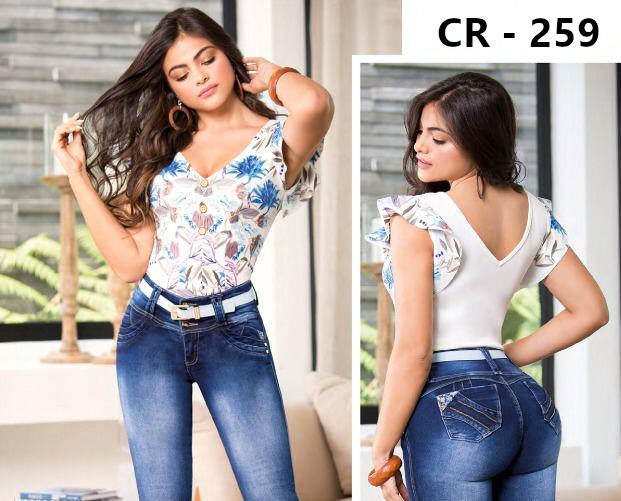 Ref. 070 -CR-259 Hermosa Blusa Colombiana de Manga corta con Diseño Exclusivo. - ropacolombianaeneuropa