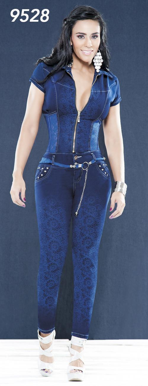Ref. 001 -9528 Enterizo Diseño Delicado y Sofisticado