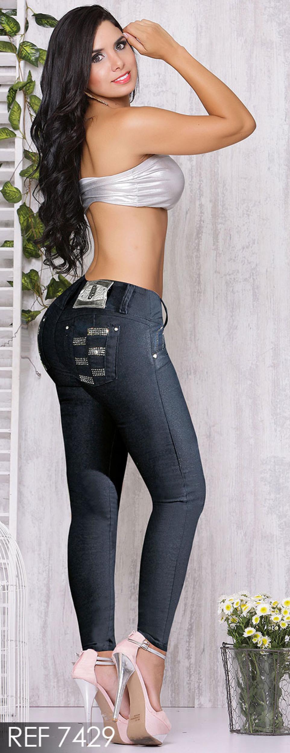 Ref. 001 -7429 Jean Dama Formal